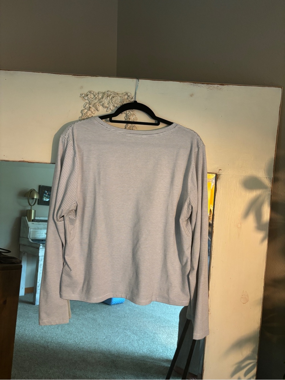 Athleta Essential V Neck Long Sleeve Tee in Arden Stripe - size M - Picture 6 of 7